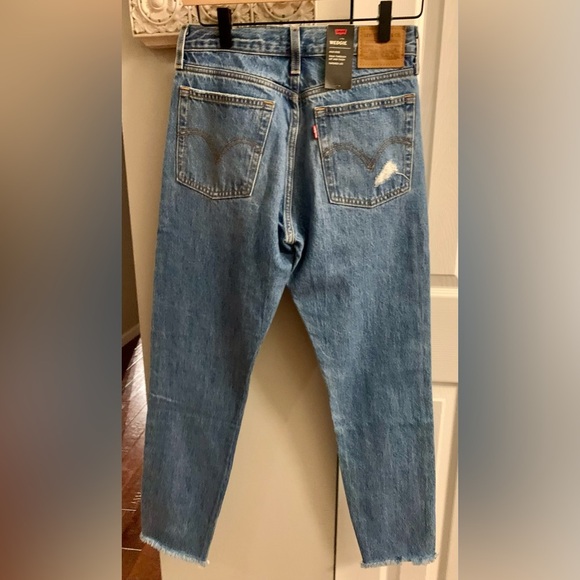 Levi's Women's Premium Wedgie High Rise Jeans NWT - 26 - Picture 7 of 14